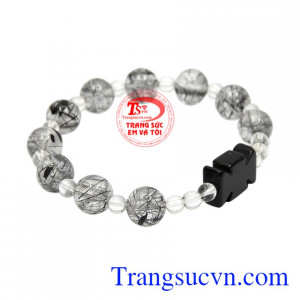 Chuỗi mân côi là vật cần thiết mỗi khi cầu nguyện đem đến nhiều an lành dành cho người đeo.