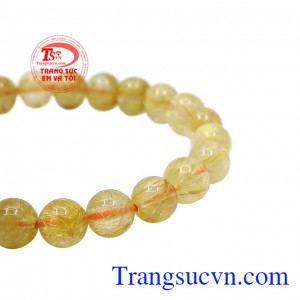 Với những tinh thể kim que màu nâu và màu vàng phù hợp cho người mệnh kim và mệnh thổ. Chuỗi thạch anh tóc 7mm tài lộc