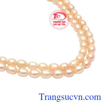 Chuỗi vòng ngọc trai hồng sang trọng.