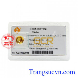 Đá thạch anh vàng ép vỉ đẹp được chạm khắc tỉ mỉ hình hoa cúc tạo vẻ độc đáo.