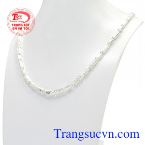 Với xu hướng trang sức ngày càng thay đổi trang sức Em và Tôi luôn mong muốn đem đến những sản phẩm mẫu mã đẹp hợp với xu hướng.