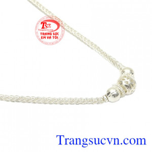 Dây chuyền bạc trẻ em thời thượng xinh xắn, đảm bảo chất lượng.