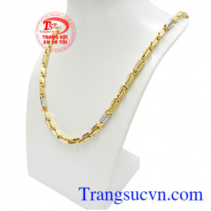 Dây chuyền lịch lãm vàng tây là bí quyết giúp cho phái mạnh thêm tự tin và thể hiện bản lĩnh. 