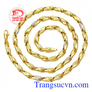 Sản phẩm chế tác vàng tây 10k bền đẹp, sáng bóng. Dây chuyền nam độc đáo vàng tây