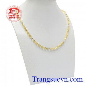 Ý tưởng táo bạo tạo nên chiếc dây chuyền ấn tượng, hợp thời trang. Dây chuyền nam phong cách thời trang