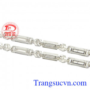 Sản phẩm phù hợp với nhiều độ tuổi. Dây chuyền nam tính bạc đẹp