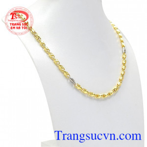 Với kiểu dáng mạnh mẽ và hợp thời trang giúp nam giới tự tin thể hiện phong cách.