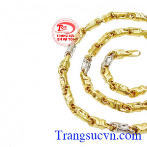 Dây chuyền phong cách mạnh mẽ mang đến nét nam tính và lịch lãm cho các quý ông.