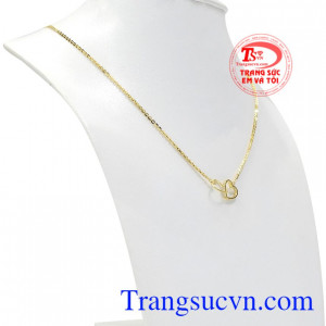 Trong cuộc sống, tình cảm đôi lứa là một cảm xúc rất đặc biệt muôn màu muôn vẻ.