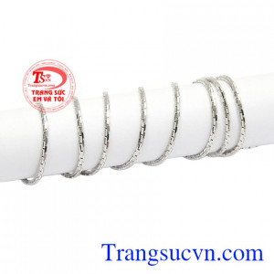 Dây chuyền vàng trắng đẹp sự lựa chọn hoàn hảo dành cho những cô nàng hiện đại và sành điệu.