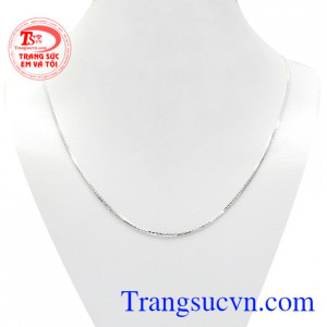 Dây chuyền vàng trắng đẹp được nhập khẩu từ Italy.