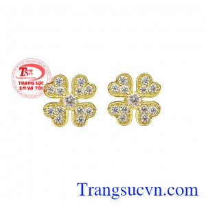 Hoa tai cỏ bốn lá trang nhã