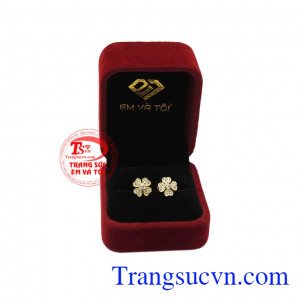 Hoa tai cỏ bốn lá trang nhã được bảo hành chu đáo, giao hàng trên toàn quốc. 