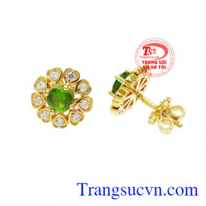 Ngày nay văn hóa phương Tây bắt đầu ảnh hưởng đến lối chế tác các sản phẩm trang sức vừa hiện đại vừa hợp thời trang.