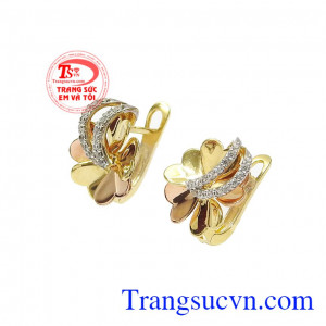 Hoa tai nữ hạnh phúc là món quà ý nghĩa dành tặng tới người phụ nữ của bạn. 