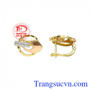 Hoa tai nữ quý phái mang đến nét thanh lịch và sang trọng. 