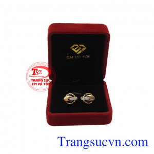 Khách hàng cũng có thể đặt chế tác theo yêu cầu. Hoa tai nữ quý phái