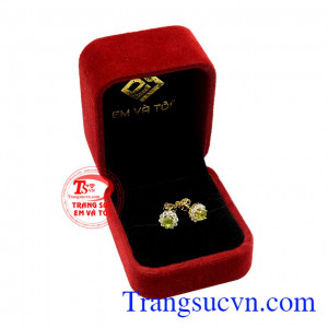 Hoa tai Peridot nữ tính đẹp.