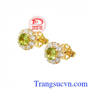 Ngày nay khi công nghệ hiện đại phát triển các sản phẩm trang sức đá quý chế tác cầu kì cũng dần được ưa chuộng hơn.