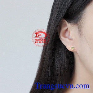 Hoa tai Peridot thanh lịch tinh tế.