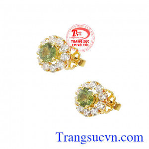 Đá sapphire là viên đá quý được rất nhiều người ưa chuộng, và người ta tin rằng viên đá này chứa một nguồn năng lượng tích cực mang đến nhiều may mắn cho người dùng.