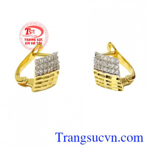 Đôi hoa tai này sẽ là món quà xinh xắn để dành tặng cho người thân và bạn bè.