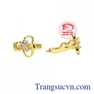 Sản phẩm có thể kết hợp cùng với nhiều kiểu trang phục khác nhau mang đến vẻ thời trang, dịu dàng đến cho phái đẹp.