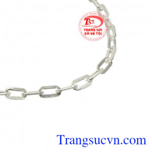 Lắc bạc là món quà ý nghĩa để dành tặng cho con yêu của bạn. 