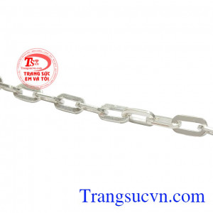 Thiết kế đơn giản, tạo sự thoải mái cho các bé ngay cả khi ngủ hay vận động. Lắc bạc bé trai phong cách