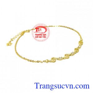 Lắc chân vàng là món trang sức được nhiều phái đẹp lựa chọn giúp bản thân thật xinh đẹp hơn.