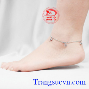 Lắc chân vàng trắng xinh yêu thời trang.