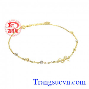 Thiết kế trang nhã, nữ tính với các chi tiết được chế tác tỉ mỉ. Lắc chân vàng xinh đẹp