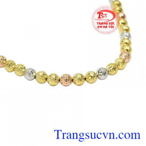 Sản phẩm phù hợp với mọi kiểu trang phục từ công sở, dạo phố hay dự tiệc.