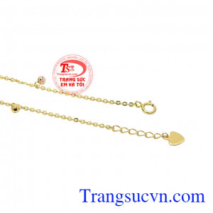 Với thiết kế ấn tượng, các chi tiết chế tác cách tỉ mỉ giúp cho chiếc lắc tay trở nên hoàn mỹ. Lắc tay cỏ bốn lá dễ thương