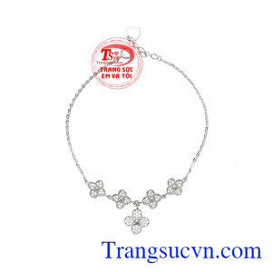 Lắc tay cỏ bốn lá phong cách