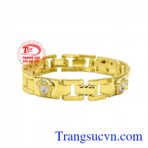 Lắc tay nam phong cách được chế tác từ vàng tây 10k sáng bóng. 