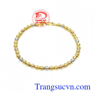 Lắc tay bi hiện đang là xu hướng trang sức hiện nay mang đến vẻ hiện đại, trẻ trung cho các quý cô.