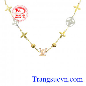 Sản phẩm phù hợp với mọi lứa tuổi và trang phục.