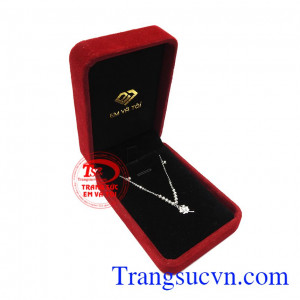 Sản phẩm được giao hàng nhanh trên toàn quốc. Lắc tay vàng trắng cỏ bốn lá