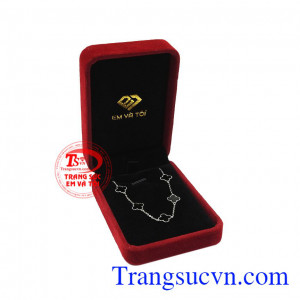 Lắc tay vàng trắng may mắn nhập khẩu Hàn Quốc, chế tác từ vàng tây 10k. 