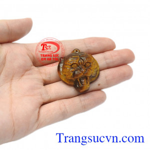 Sản phẩm chế tác tinh tế, tỉ mỉ thể hiện được sự dũng mãnh của chúa sơn lâm. Mặt chúa sơn lâm mạnh mẽ