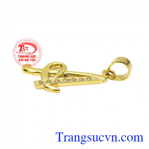 Bạn cũng có thể đặt sản phẩm thiết kế theo yêu cầu để có thể làm trang sức đôi với người ấy. Mặt dây chữ A tinh tế