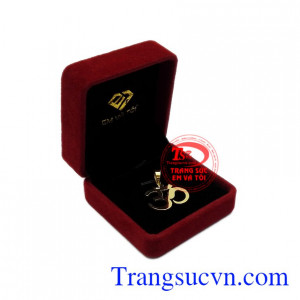 Mặt dây chữ độc đáo