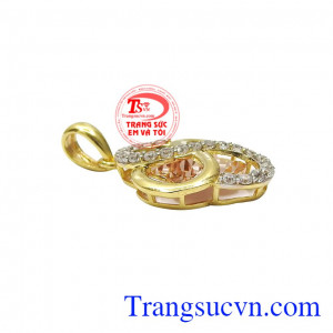 Mặt dây may mắn vàng tây nhập khẩu trực tiếp từ Hàn Quốc với kiểu dáng sang trọng và tinh tế. 