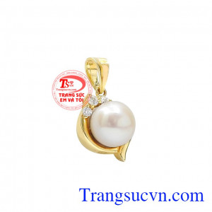 Mặt dây ngọc trai nữ tính, hợp thời trang. 