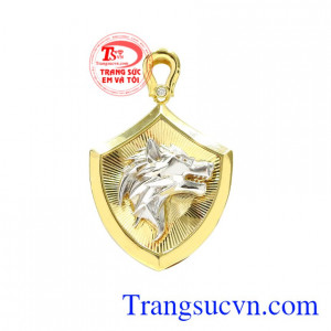 Mặt dây sói dũng mãnh hiện là sản phẩm mới độc đáo được nhiều khách hàng yêu thích.