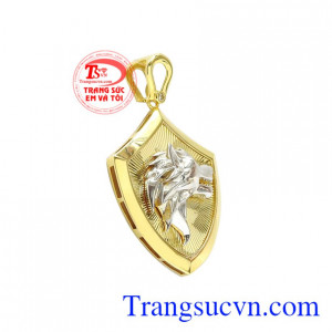 Sói là loài vật biểu tượng cho sự khôn ngoan, dũng cảm và nhạy bén.