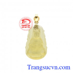 Mặt phật chạm khắc từ đá thạch anh vàng càng hợp mệnh và thời trang hơn. Mặt dây thạch anh vàng phật bà