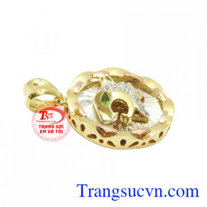 Sản phẩm sẽ phù hợp cho những chàng trai đam mê phong cách cá tính, mạnh mẽ tăng thêm phần điển trai cho phái mạnh.