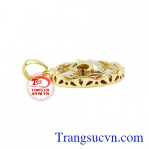 Mặt dây vàng báo nam tính chất lượng.